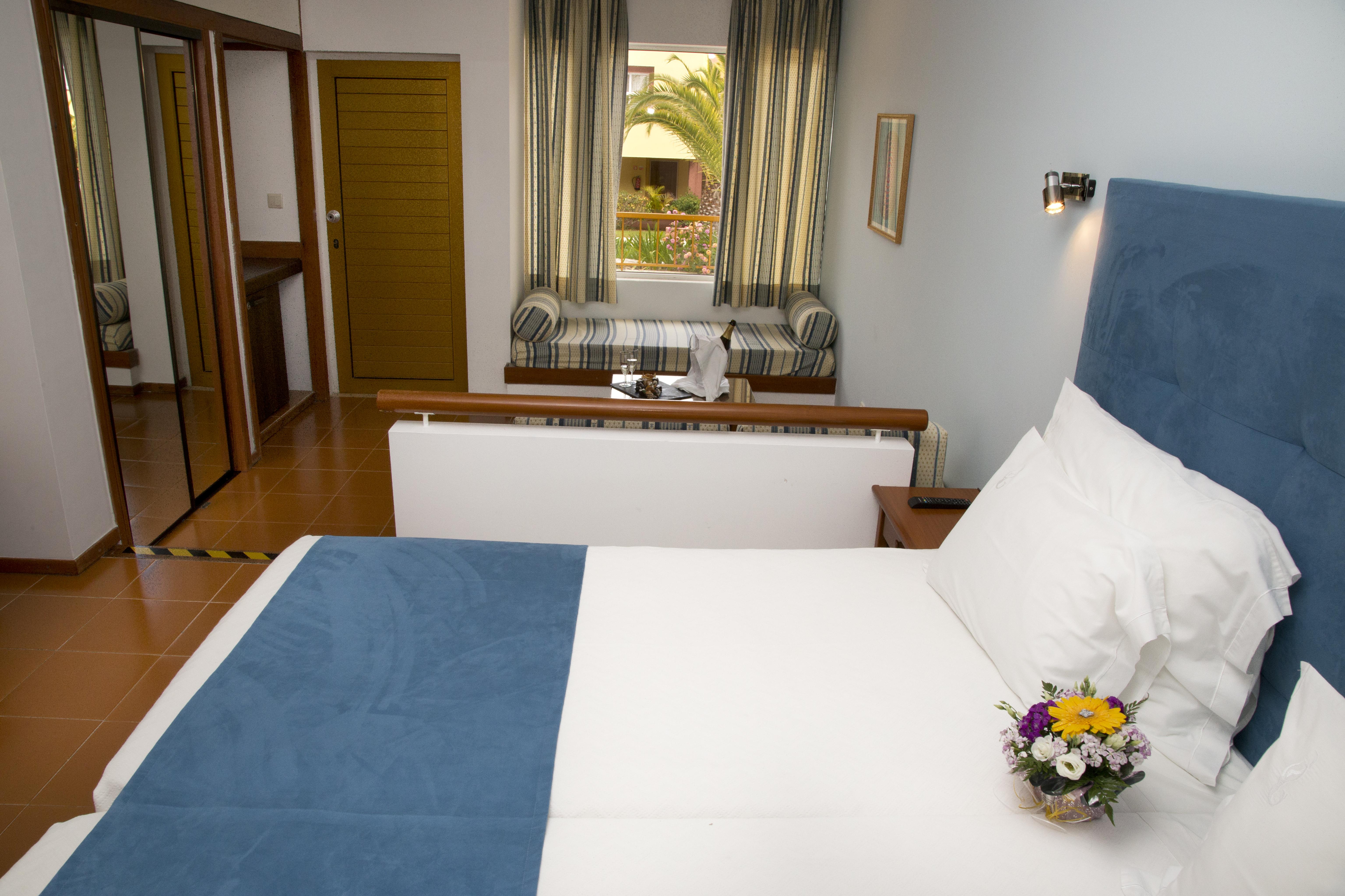 Hotel Baia Cristal Beach & Spa Resort Carvoeiro  Exterior photo