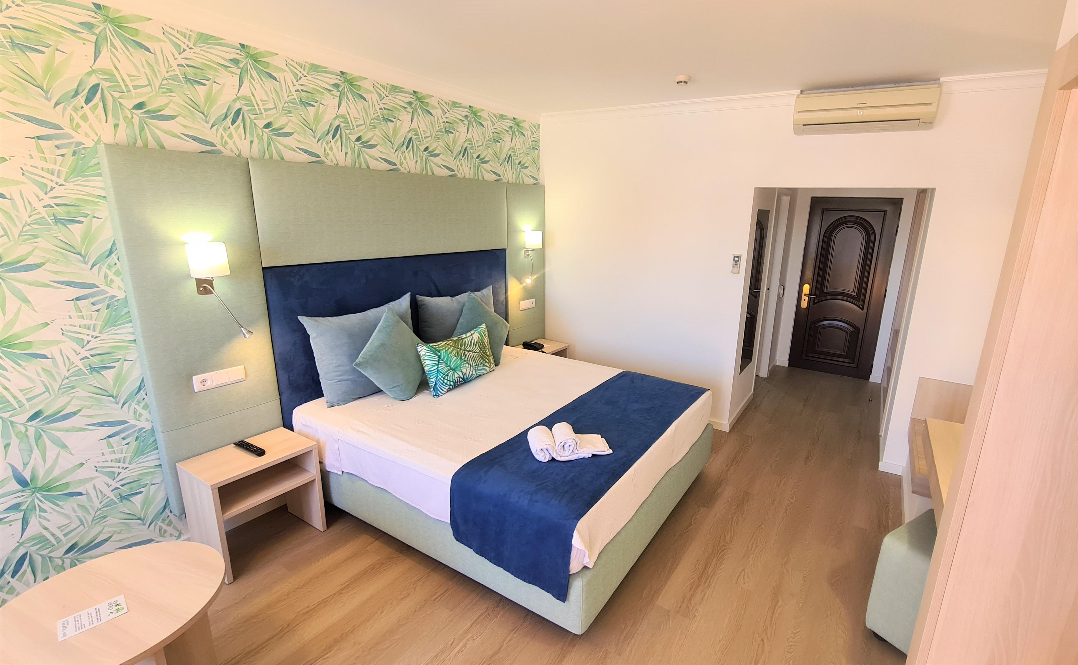 Hotel Baia Cristal Beach & Spa Resort Carvoeiro  Exterior photo
